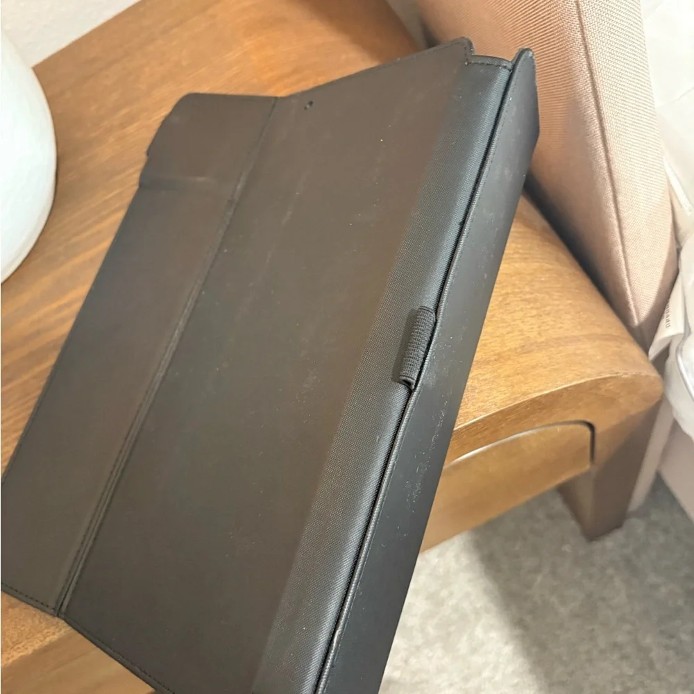 speck sleek cover